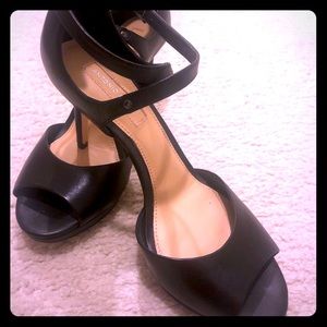 A chic Antonio Melani black heels